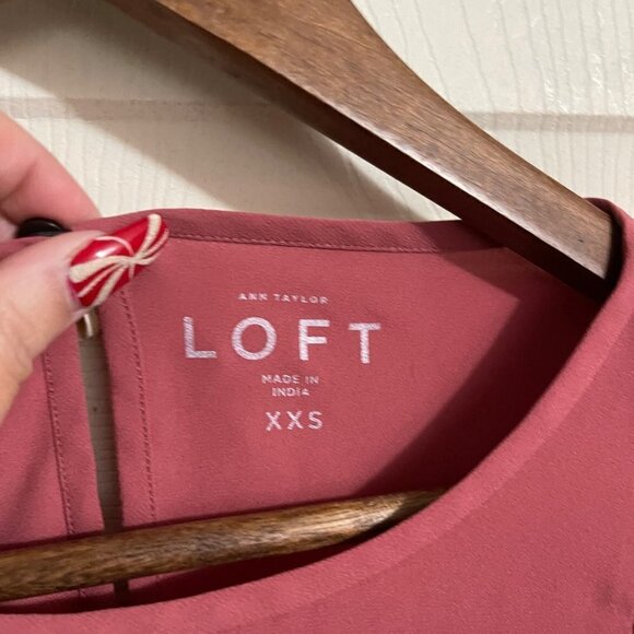 LOFT Womens Pink Crochet Cut Out 3/4 Sleeve Keyhole Back Blouse Size XXS - Picture 2 of 7